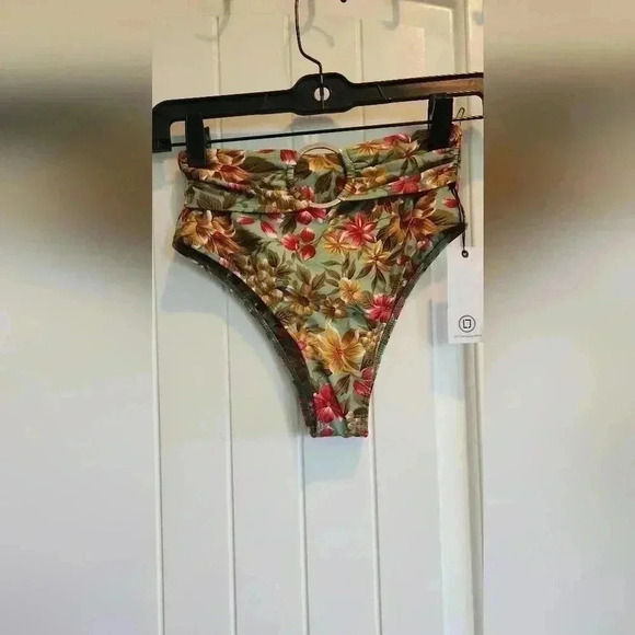 ElleJay High waisted bikini bottom floral NWT XS - Picture 3 of 4
